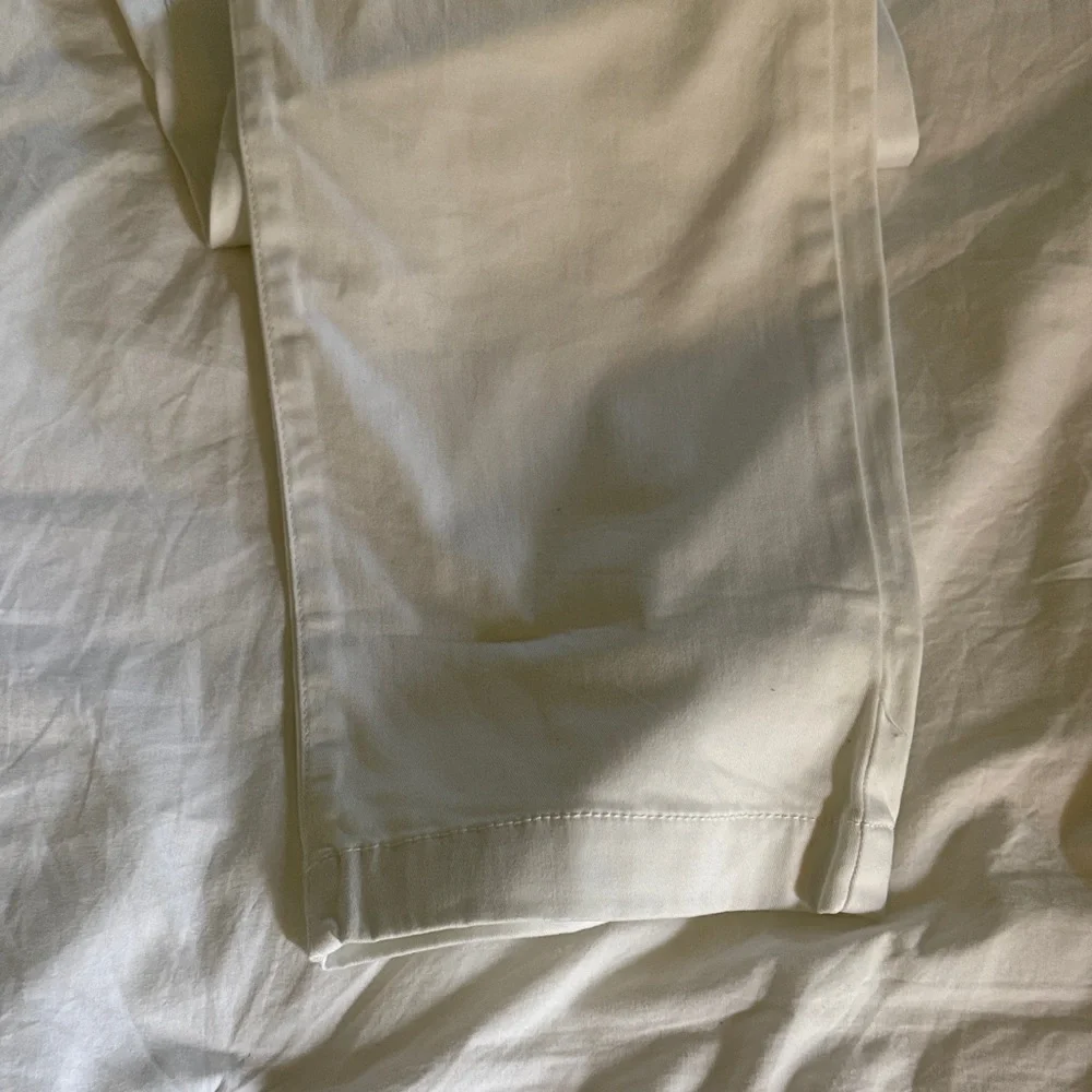 14th & Union Men's Cream Chinos - Picture 3 of 7